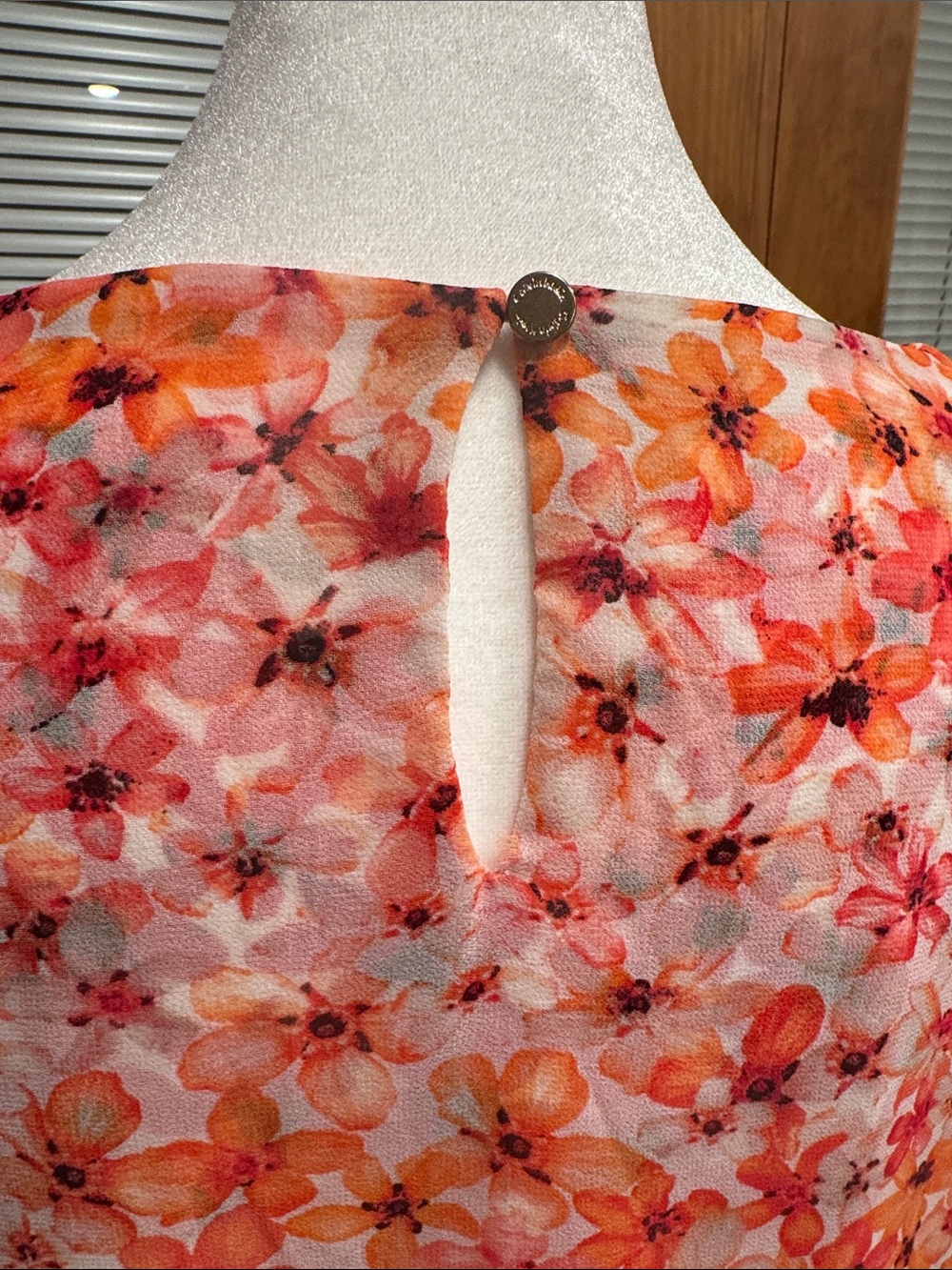 Calvin Klein Sleeveless Floral Tunic Top in Floral Coral & Rose Red Large - Picture 4 of 9